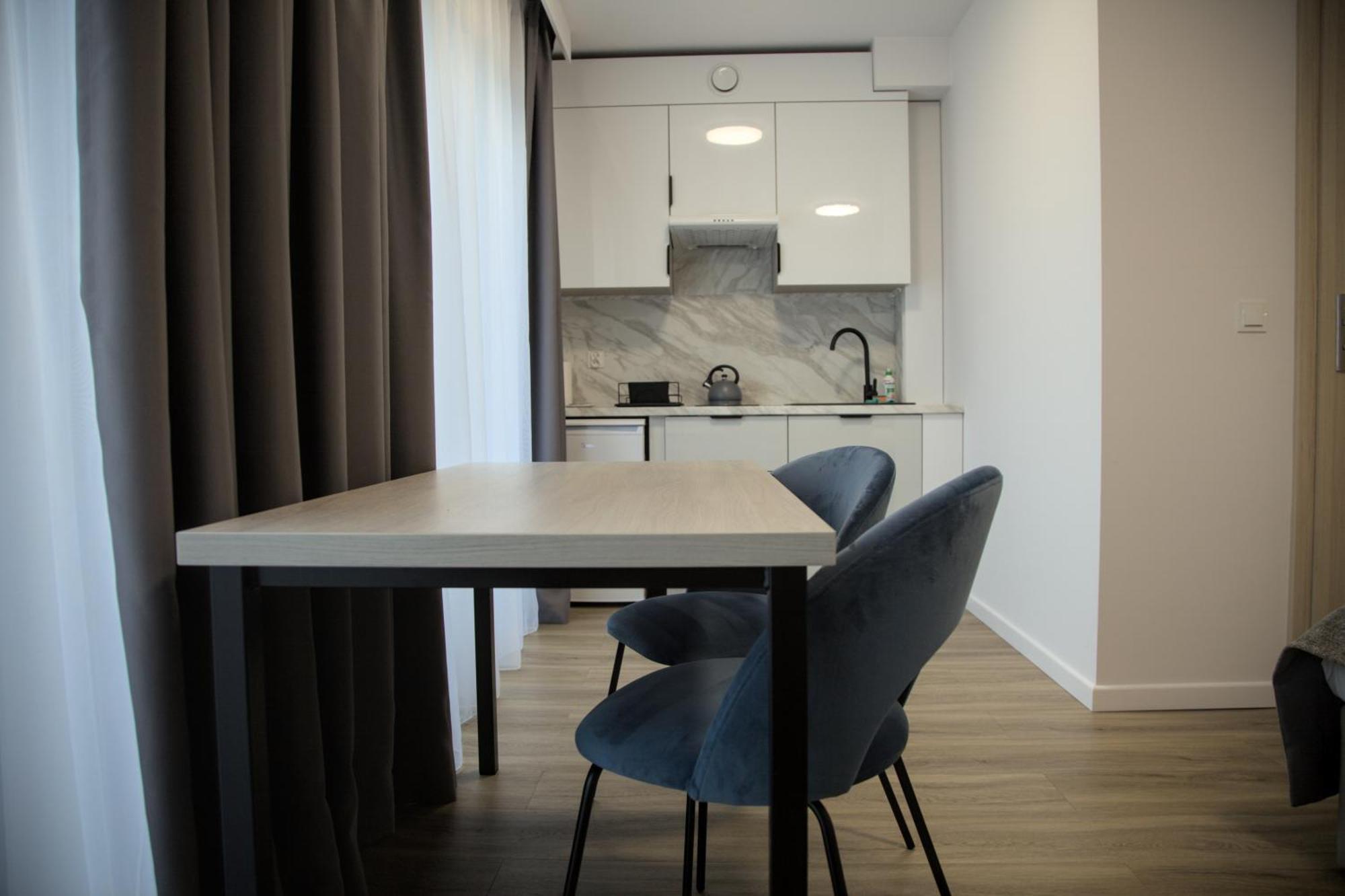Hotel I Apartamenty Gorzelanny 德兹维济诺 外观 照片