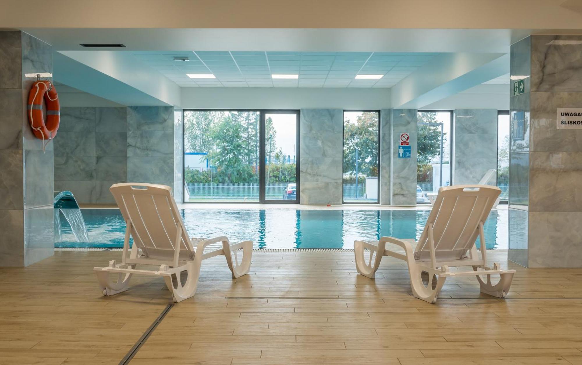 Hotel I Apartamenty Gorzelanny 德兹维济诺 外观 照片
