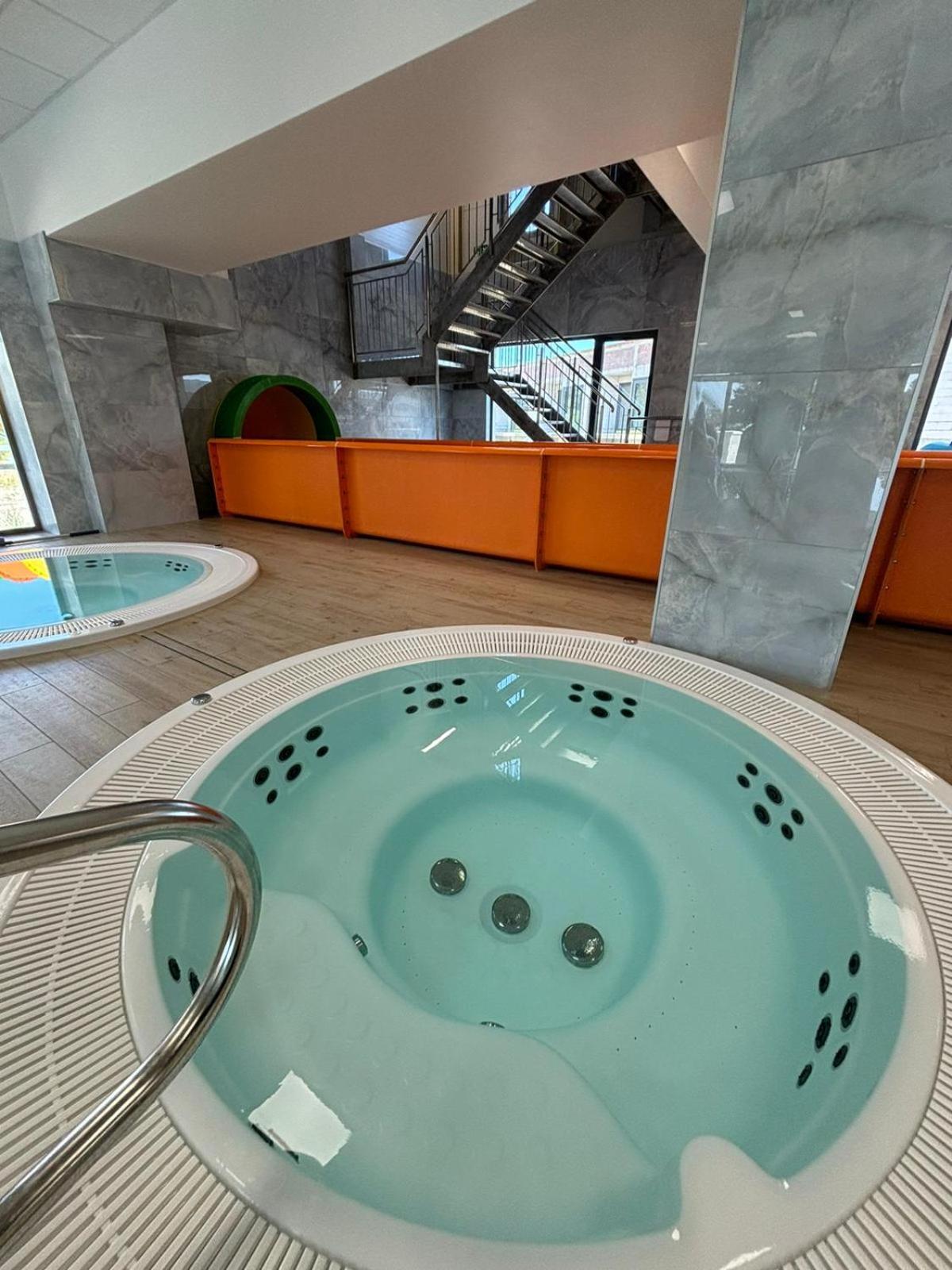 Hotel I Apartamenty Gorzelanny 德兹维济诺 外观 照片