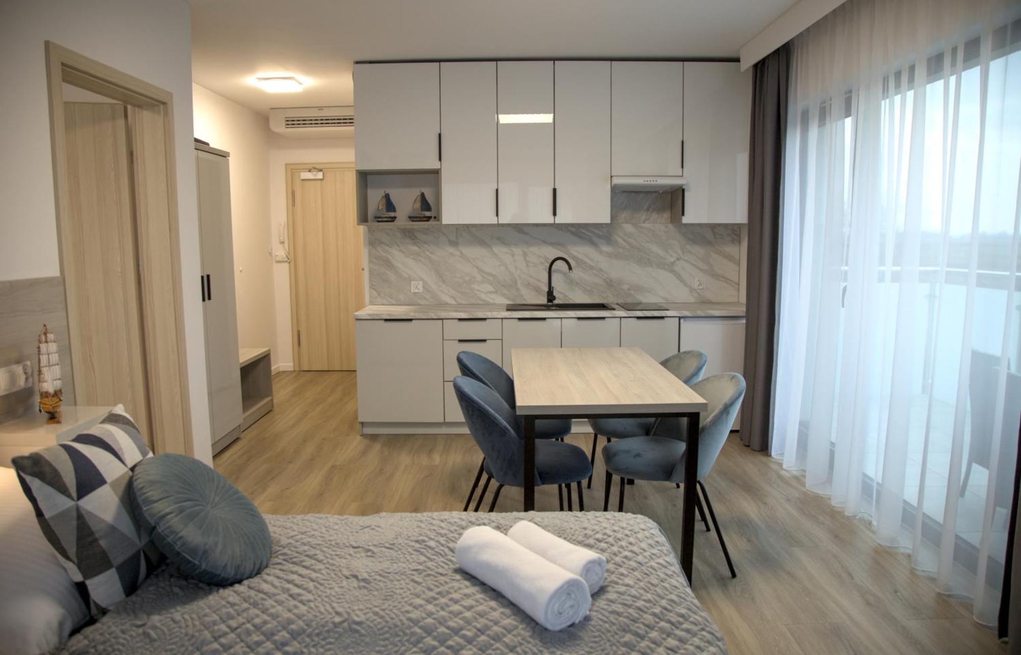 Hotel I Apartamenty Gorzelanny 德兹维济诺 外观 照片