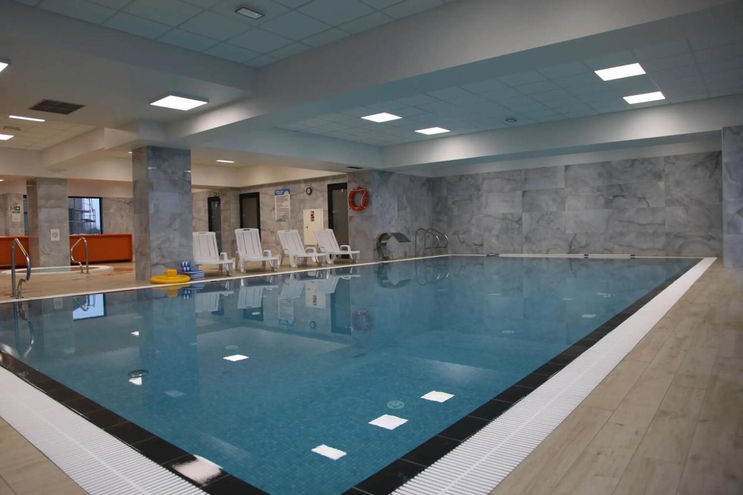 Hotel I Apartamenty Gorzelanny 德兹维济诺 外观 照片